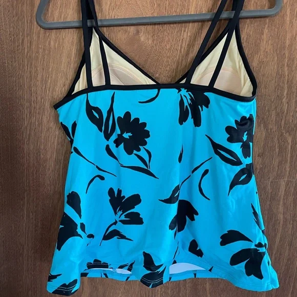 Miraclesuit swim top - Picture 2 of 4